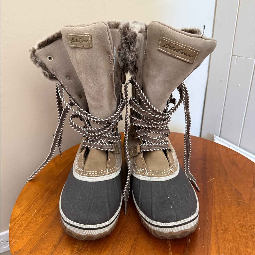 Eddie Bauer Women's Black and Tan Winter Boots